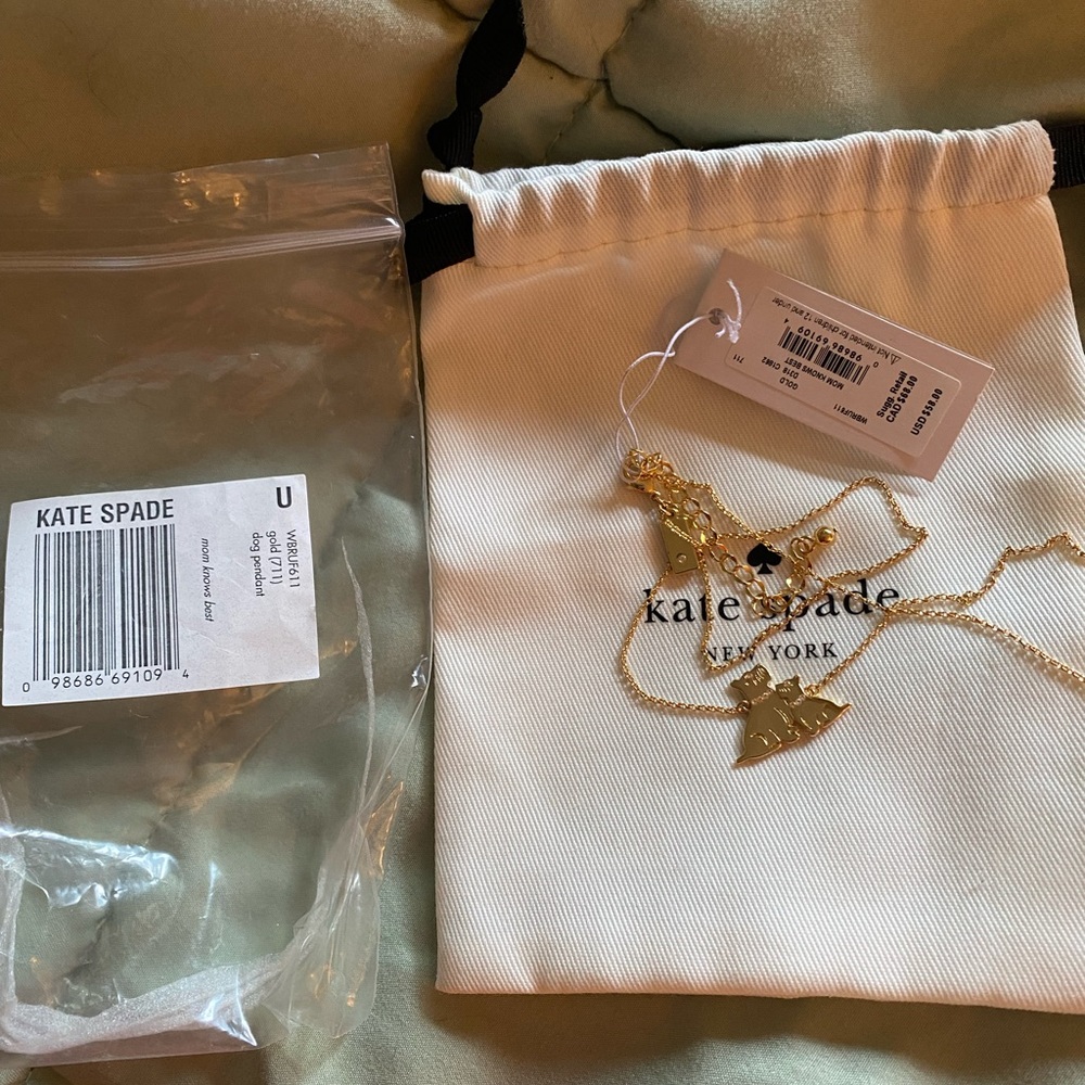 Kate Spade Dog Necklace - Mom Knows Best - Picture 13 of 14